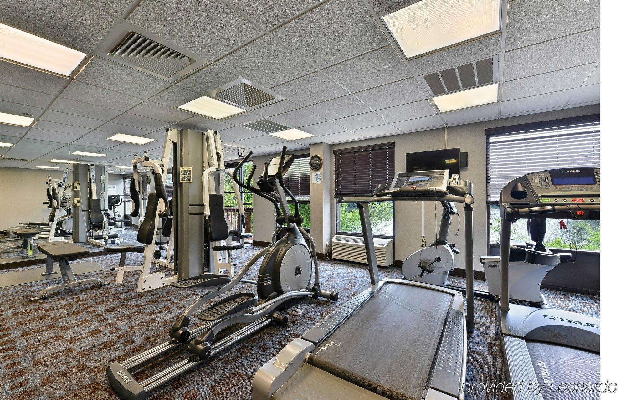 Holiday Inn Express Seaford-Route 13 Экстерьер фото
