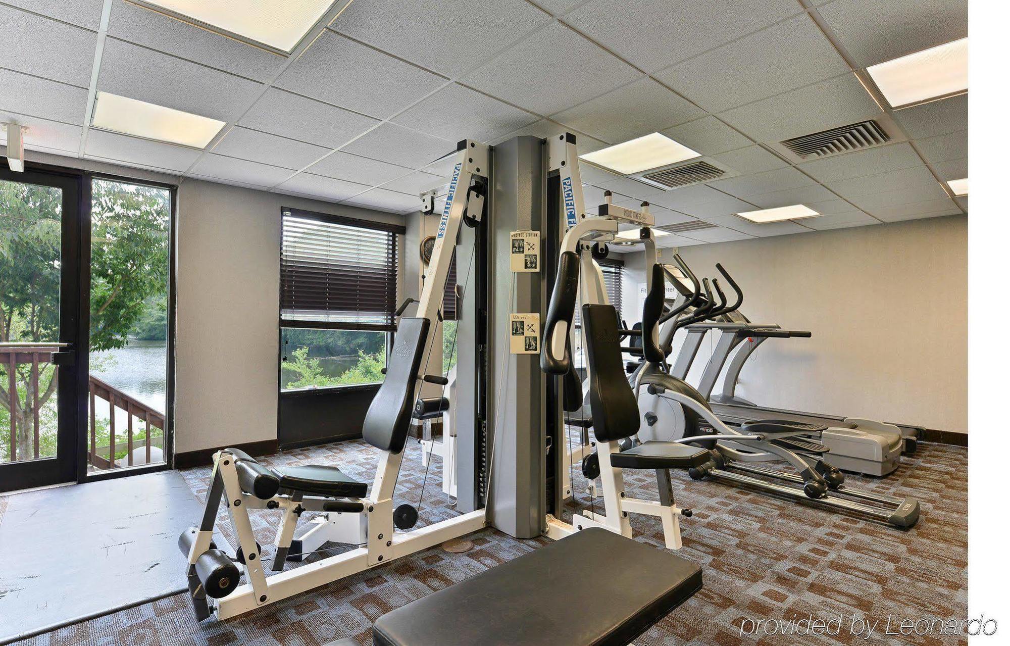 Holiday Inn Express Seaford-Route 13 Экстерьер фото