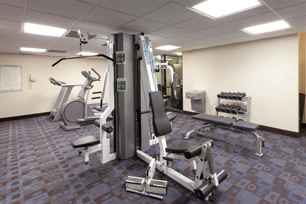 Holiday Inn Express Seaford-Route 13 Экстерьер фото