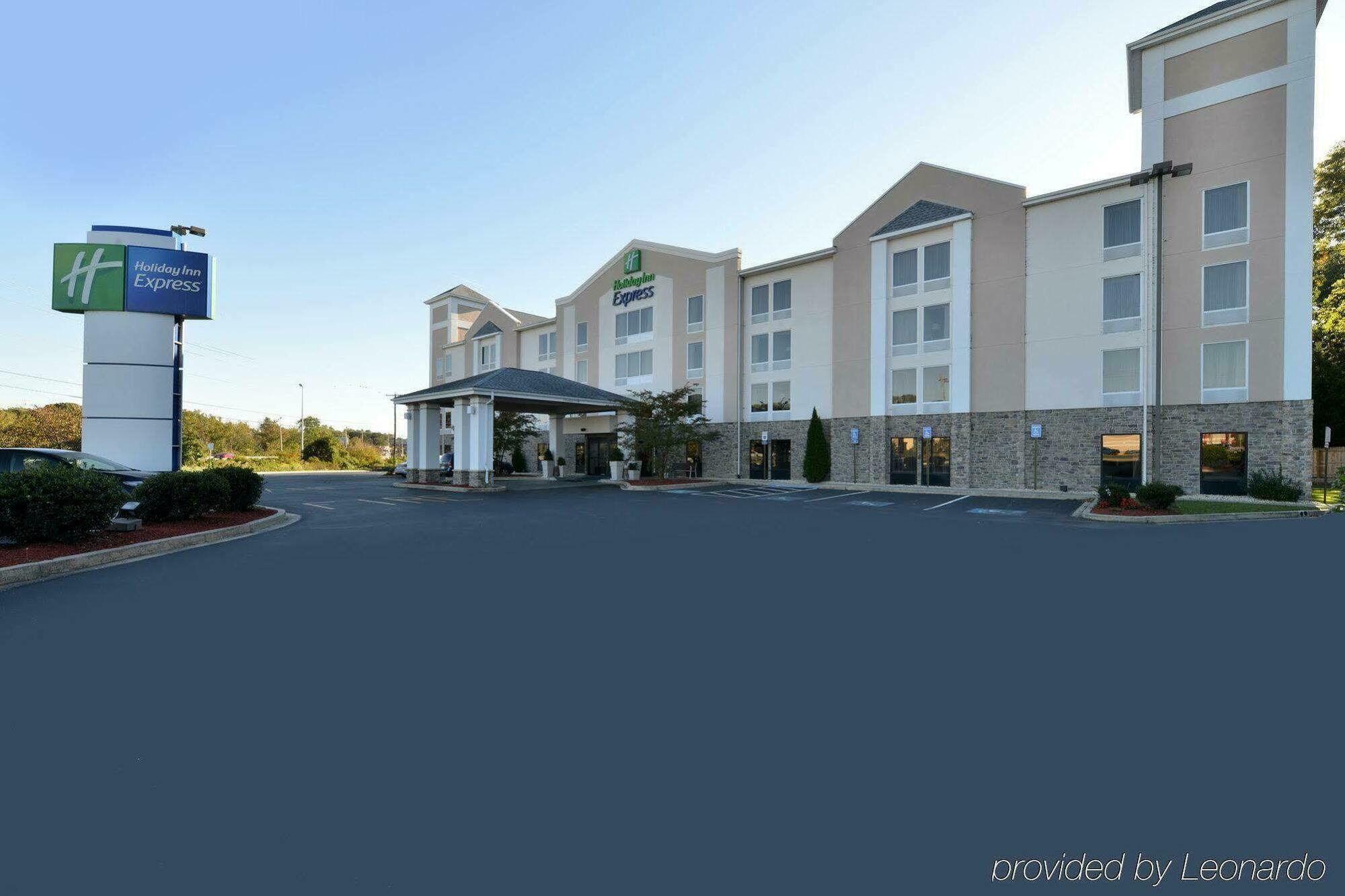 Holiday Inn Express Seaford-Route 13 Экстерьер фото